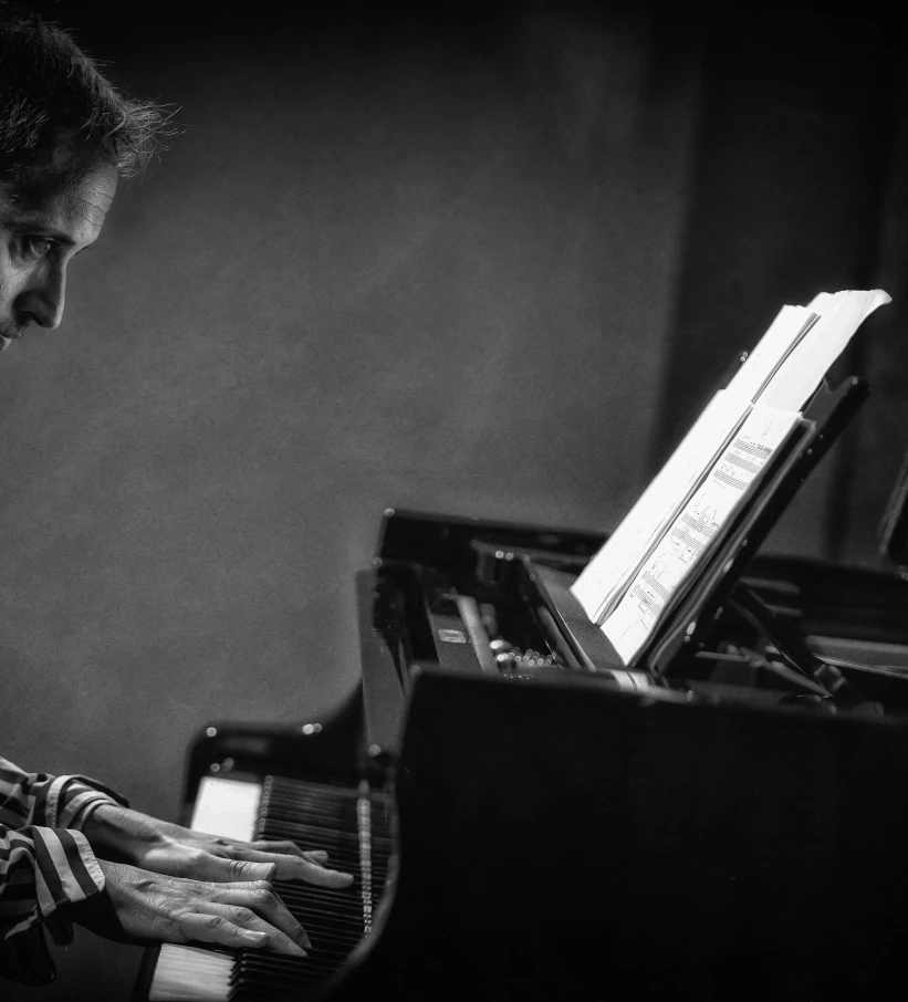 OSCAR MARTÍN & PIANO